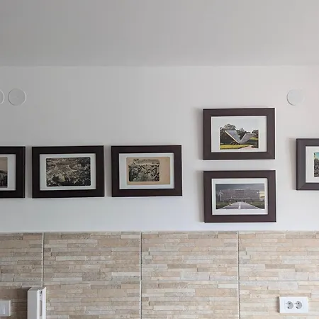 Kraguj 2 アパート