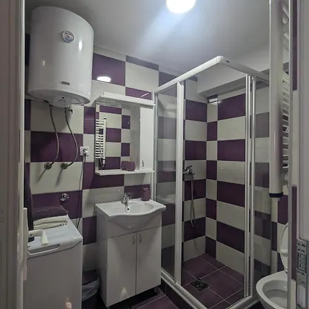 Kraguj 2 アパート クラグイェヴァツ