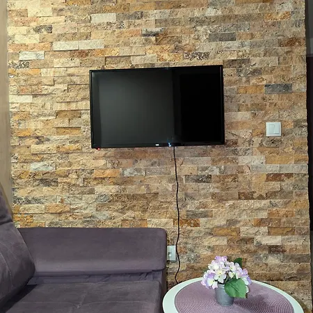 Kraguj 2 アパート